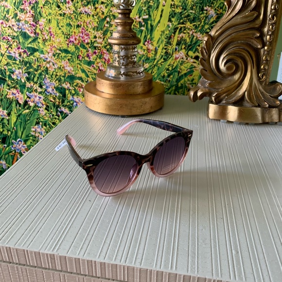 Loft metal tipped round sunglasses - Picture 3 of 16